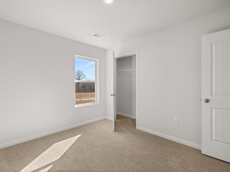 Spacious, unfurnished interior of a new home in Rolling Meadows, Jasper (Image 25).