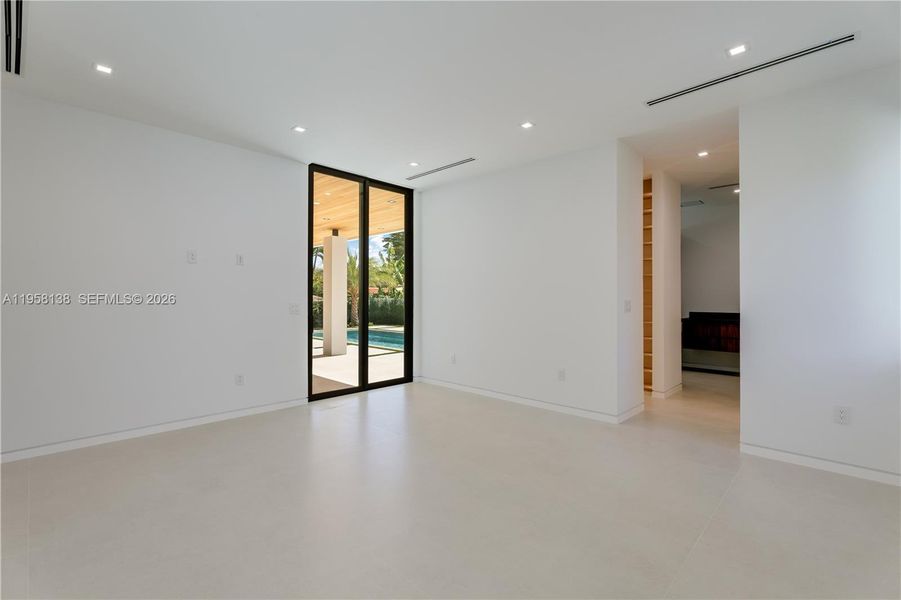 Spacious, unfurnished interior of a new home in , Miami (Image 50).