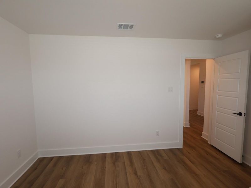 Spacious, unfurnished interior of a new home in Lago Mar, Santa Fe (Image 16).