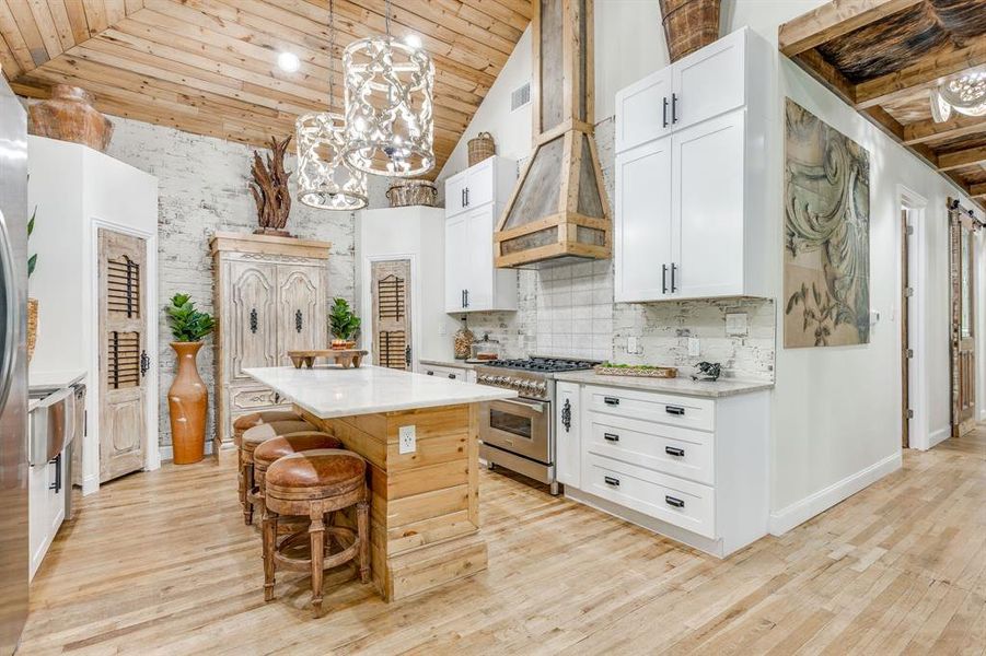 Furnished interior view inside a new home in , Weatherford (Image 5).