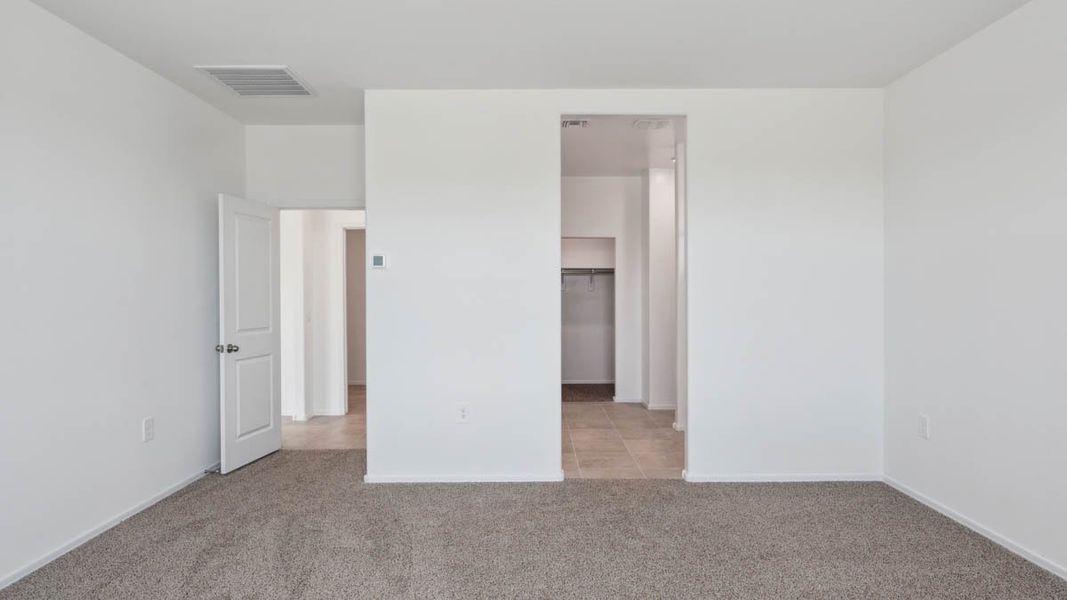 Spacious, unfurnished interior of a new home in Carlton Commons, Casa Grande (Image 25).