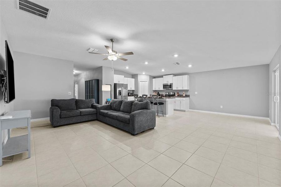 Furnished interior view inside a new home in Abbott Square: The Executives, Zephyrhills (Image 23).