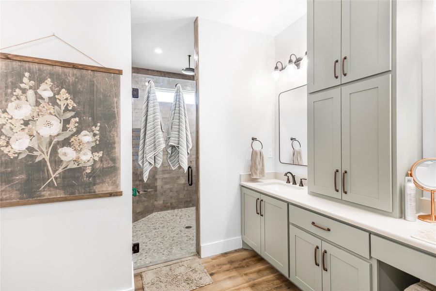 Furnished interior view inside a new home in , Cuero (Image 11).