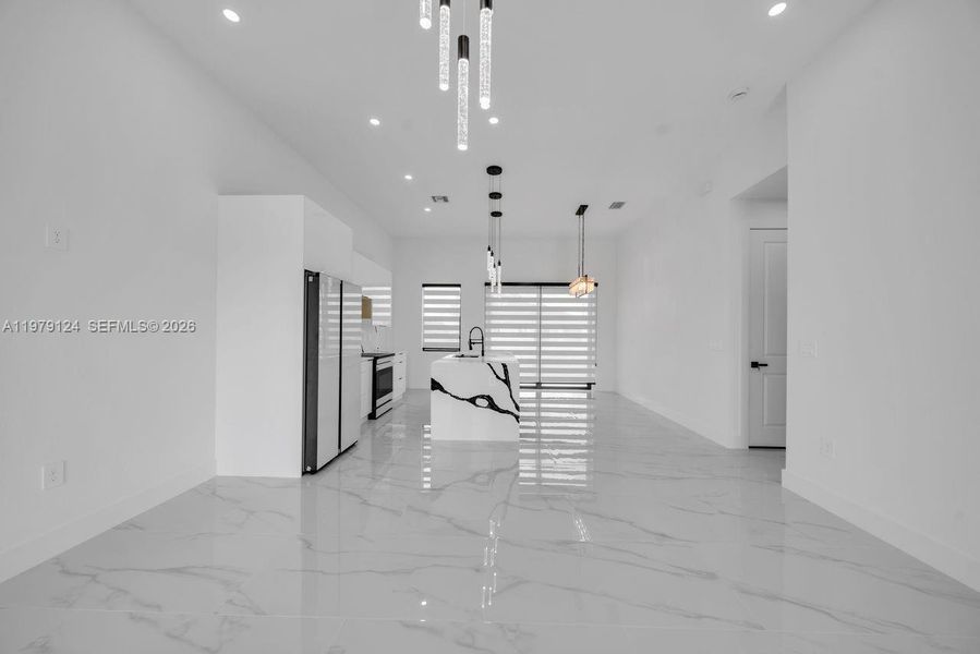 Spacious, unfurnished interior of a new home in , Lehigh Acres (Image 18).