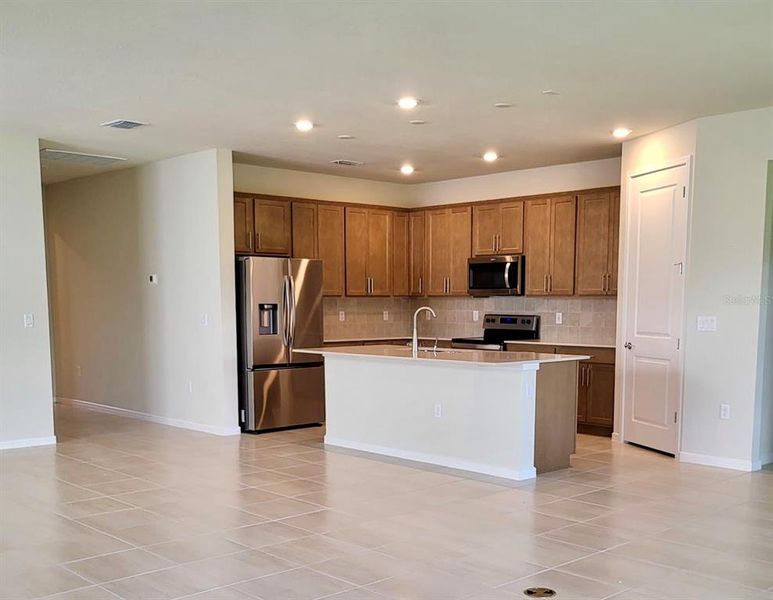 Furnished interior view inside a new home in , Clermont (Image 5).