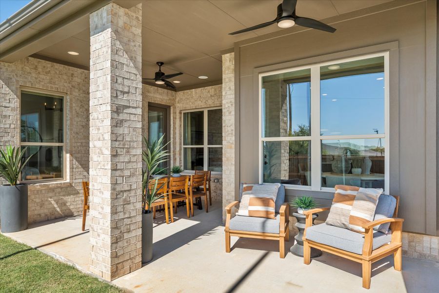 Exterior details and patio area of a home in Walton Ridge, Corinth (Image 20).
