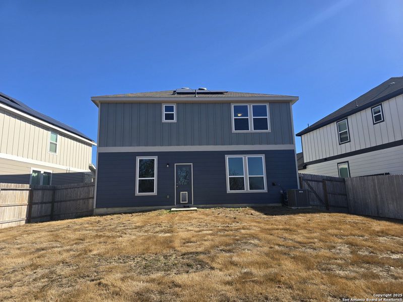 Exterior details and patio area of a home in Davis Ranch, San Antonio (Image 14).