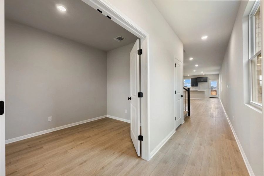 Spacious, unfurnished interior of a new home in Berry Creek Highlands, Georgetown (Image 22).