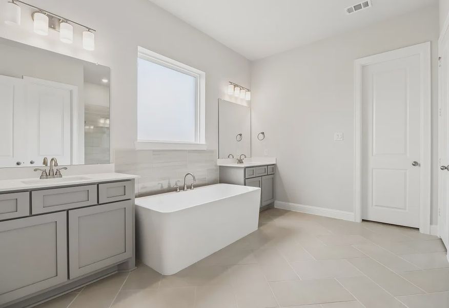 Homesite 2405 Primary Bath - 13 of 21