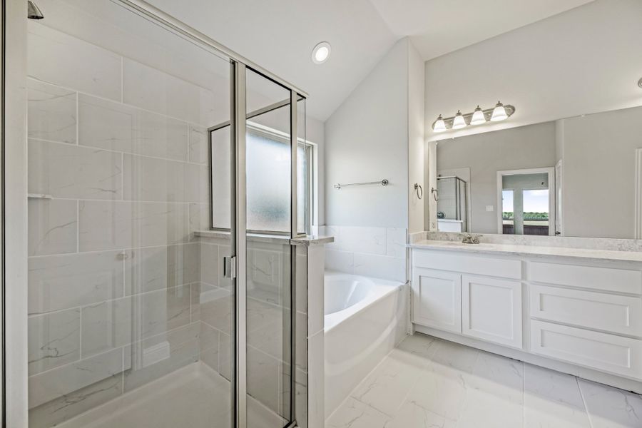 Representative furnished interior of a home built from the Rio Grande by UnionMain Homes in Elevon, Lavon (Image 8).