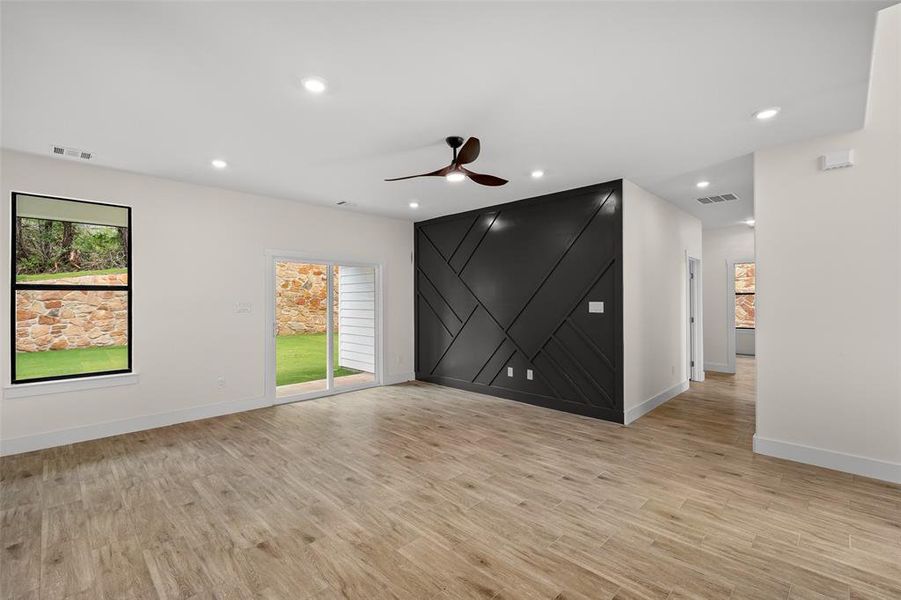 Spacious, unfurnished interior of a new home in , Granbury (Image 34).