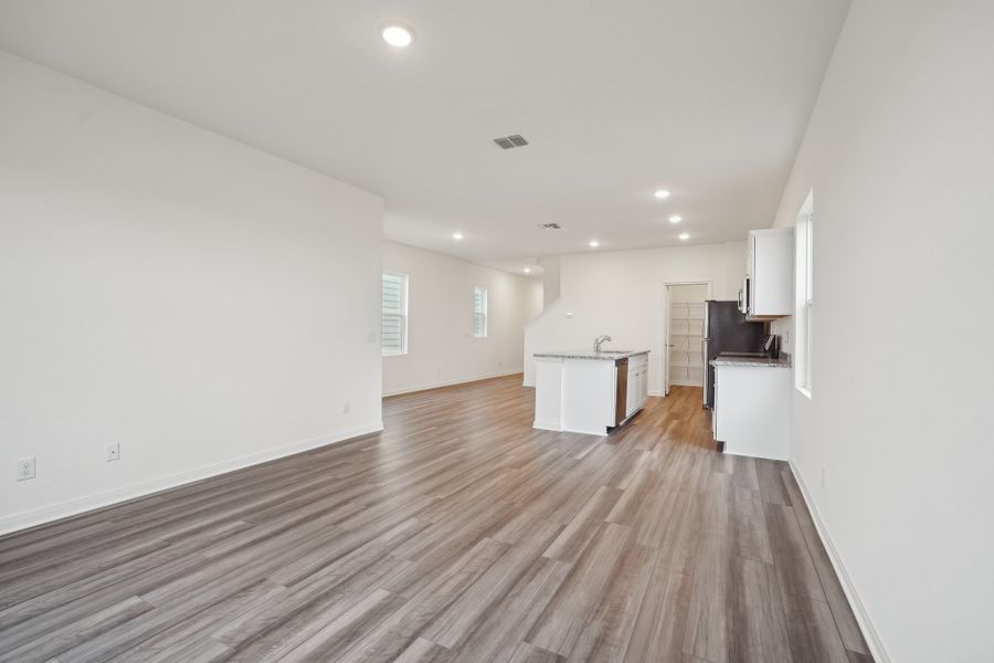 Representative unfurnished interior of a home built from the Barnard by Starlight Homes in The Wilder, Adkins (Image 16).