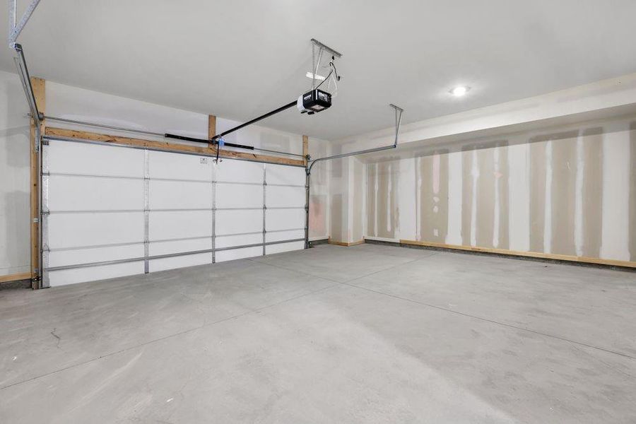 Spacious, unfurnished interior of a new home in Somerset at Veterans Memorial, Mableton (Image 23).