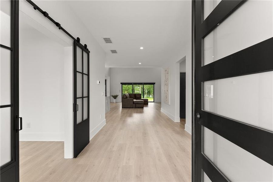 Spacious, unfurnished interior of a new home in , Hartwell (Image 27).
