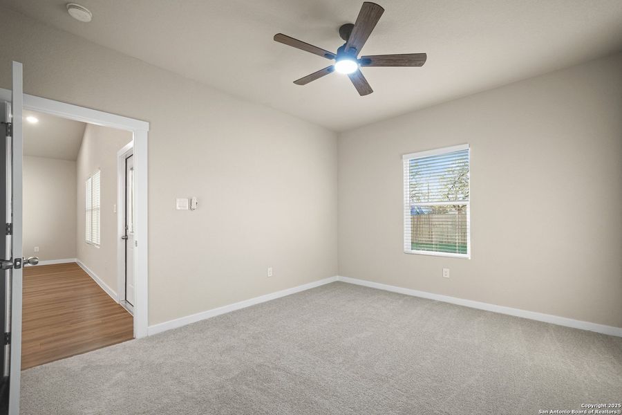 Spacious, unfurnished interior of a new home in , San Antonio (Image 17).