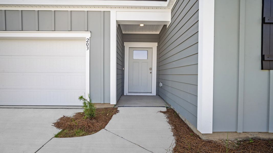 Exterior details and patio area of a home in Fernhill Farms, Statesboro (Image 3).