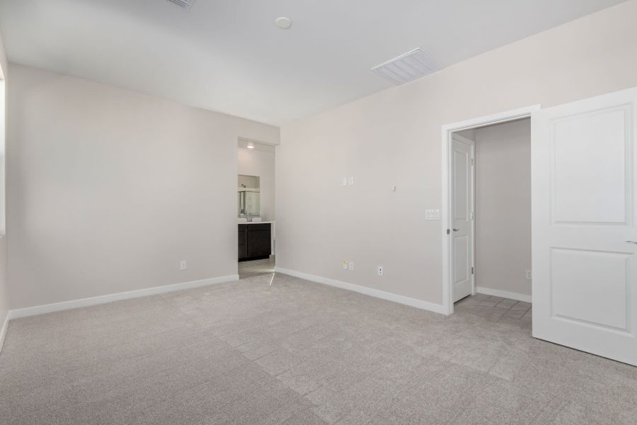 Spacious, unfurnished interior of a new home in Sunrise, Surprise (Image 19).