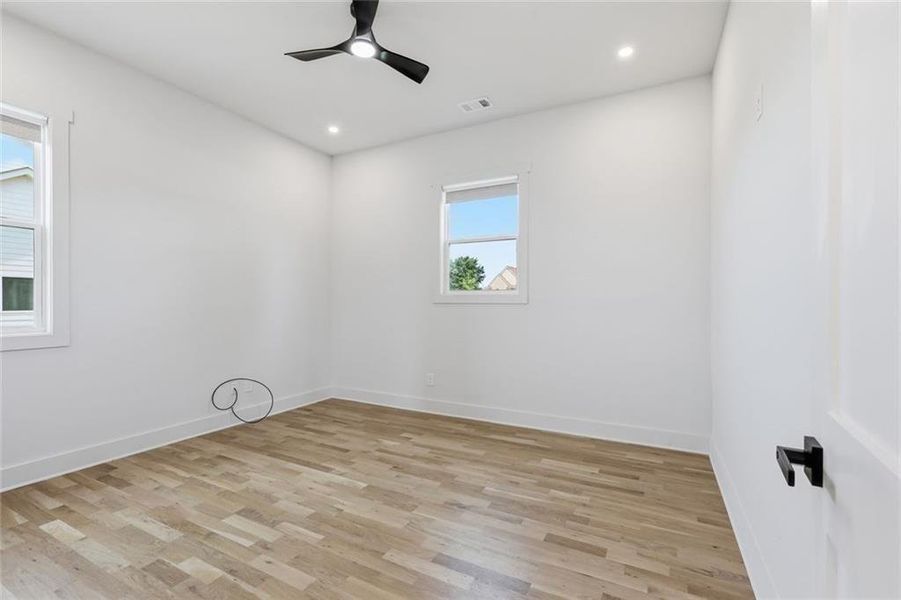 Spacious, unfurnished interior of a new home in , Clermont (Image 28).