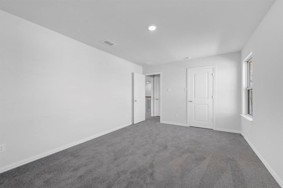 Spacious, unfurnished interior of a new home in Lilyana, Celina (Image 30).