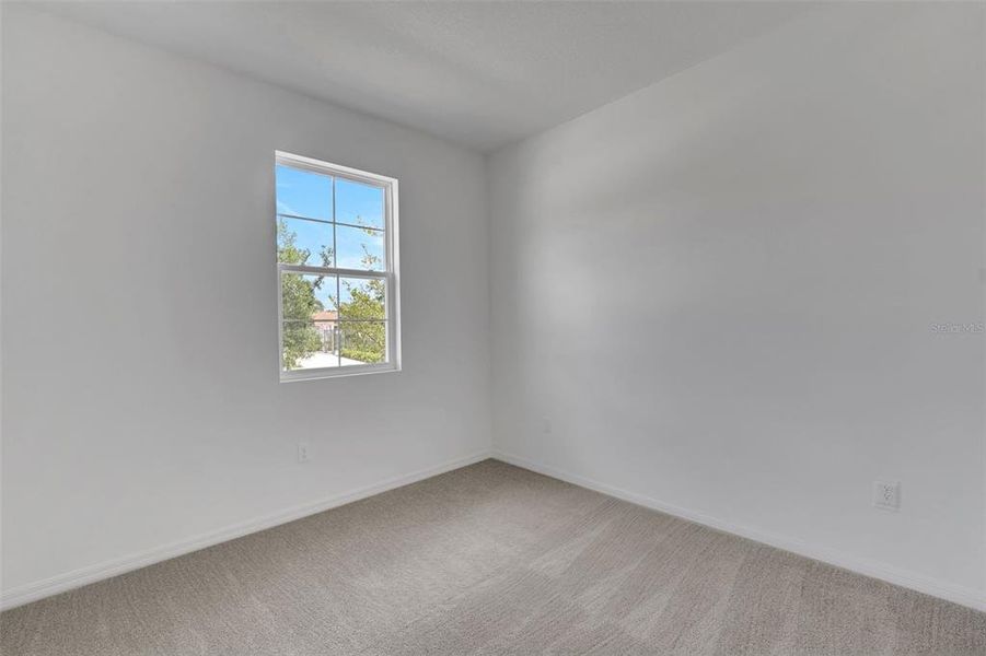 Spacious, unfurnished interior of a new home in Tuscan Hills, Dade City (Image 17).