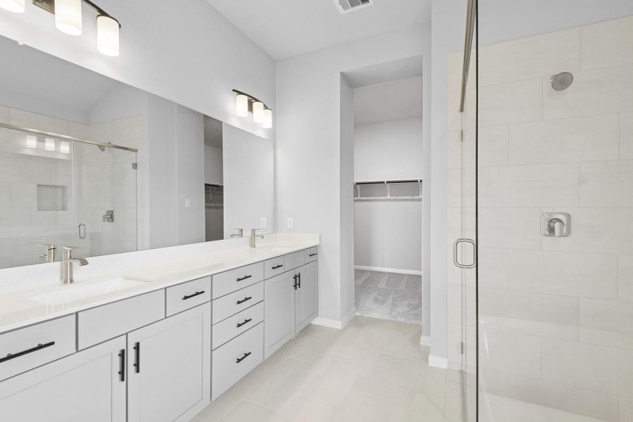 Furnished interior view inside a new home in Escondido 50' Homesites, Magnolia (Image 5). Furnished interior view inside a new home in Escondido 50' Homesites, Magnolia (Image 5).