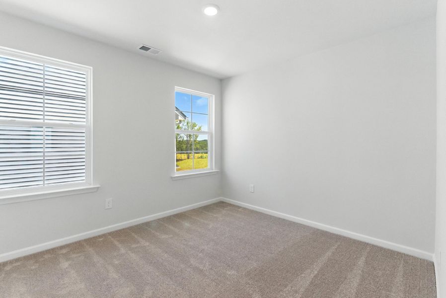 Spacious, unfurnished interior of a new home in , Summerville (Image 40).