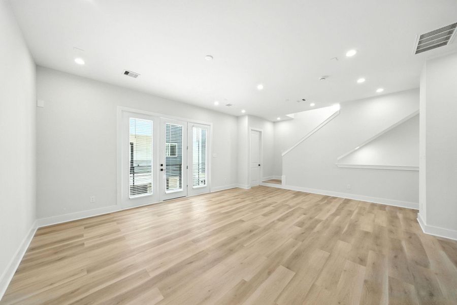 Spacious, unfurnished interior of a new home in Bauer Crossing, Houston (Image 23). Spacious, unfurnished interior of a new home in Bauer Crossing, Houston (Image 23).