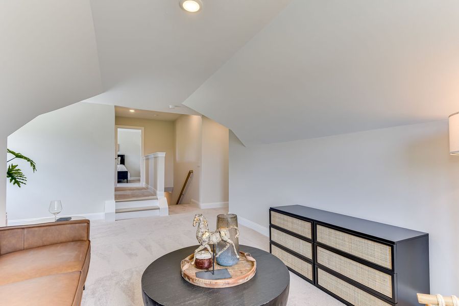 Upper Level Bonus Room