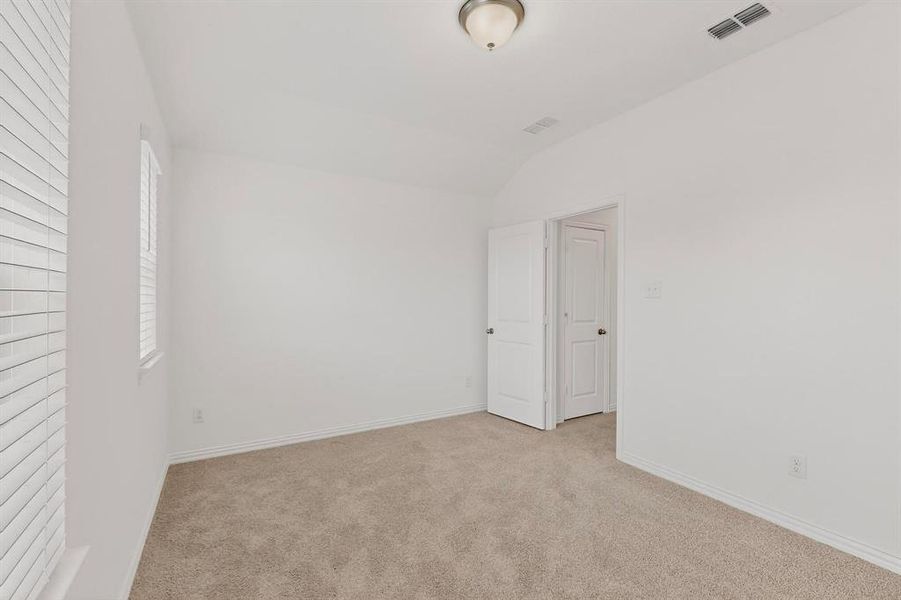 Spacious, unfurnished interior of a new home in Verandah, Royse City (Image 25).