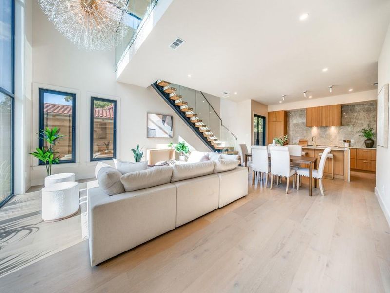 Soaring Ceiling heights and natural light Soaring Ceiling heights and natural light