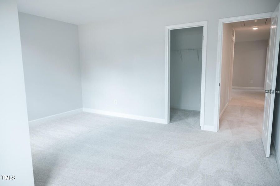 Spacious, unfurnished interior of a new home in Gregory Village, Lillington (Image 99).