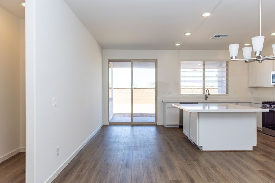 Spacious, unfurnished interior of a new home in Rancho Mirage, Maricopa (Image 35). Spacious, unfurnished interior of a new home in Rancho Mirage, Maricopa (Image 35).