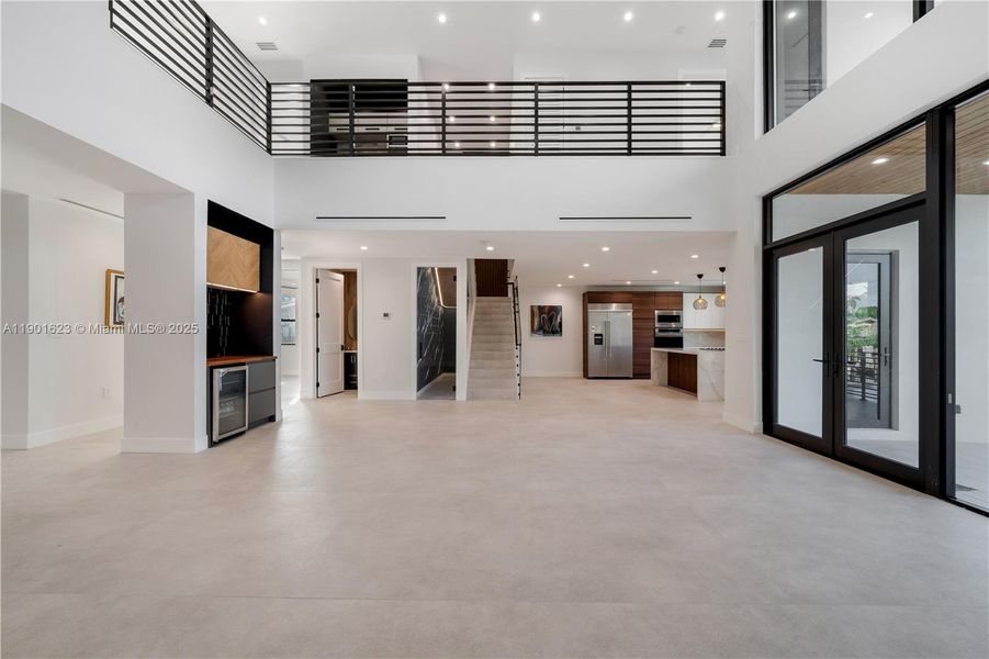 Spacious, unfurnished interior of a new home in , Fort Lauderdale (Image 42).
