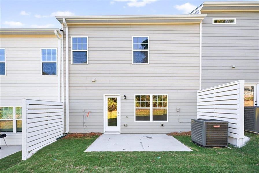 Exterior details and patio area of a home in Jameson Towns, Villa Rica (Image 24).