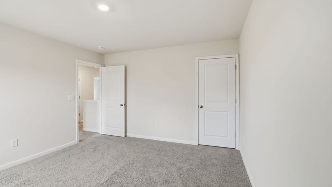 Spacious, unfurnished interior of a new home in Cedar Gap, Fountain Inn (Image 26).