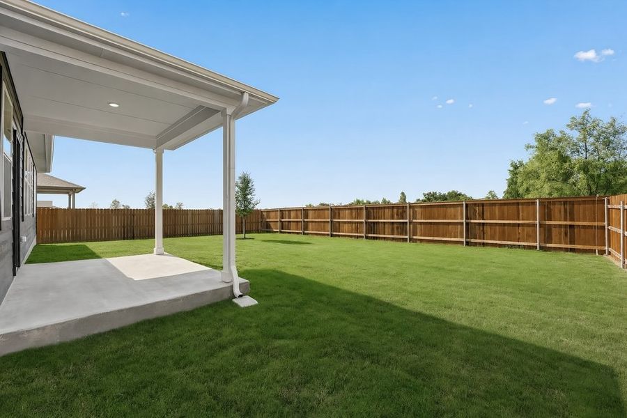 Exterior details and patio area of a home in Lisso, Pflugerville (Image 3).
