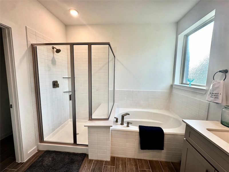 Furnished interior view inside a new home in , Tomball (Image 7).