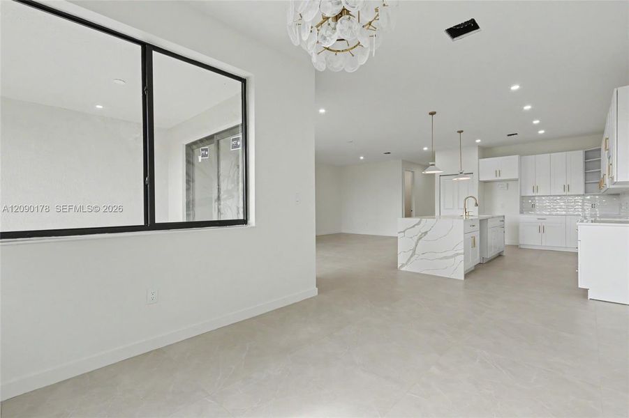 Spacious, unfurnished interior of a new home in , Oakland Park (Image 15).