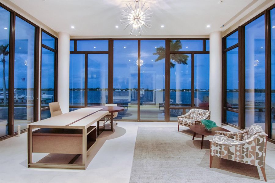 Community amenities in , West Palm Beach (Image 13).