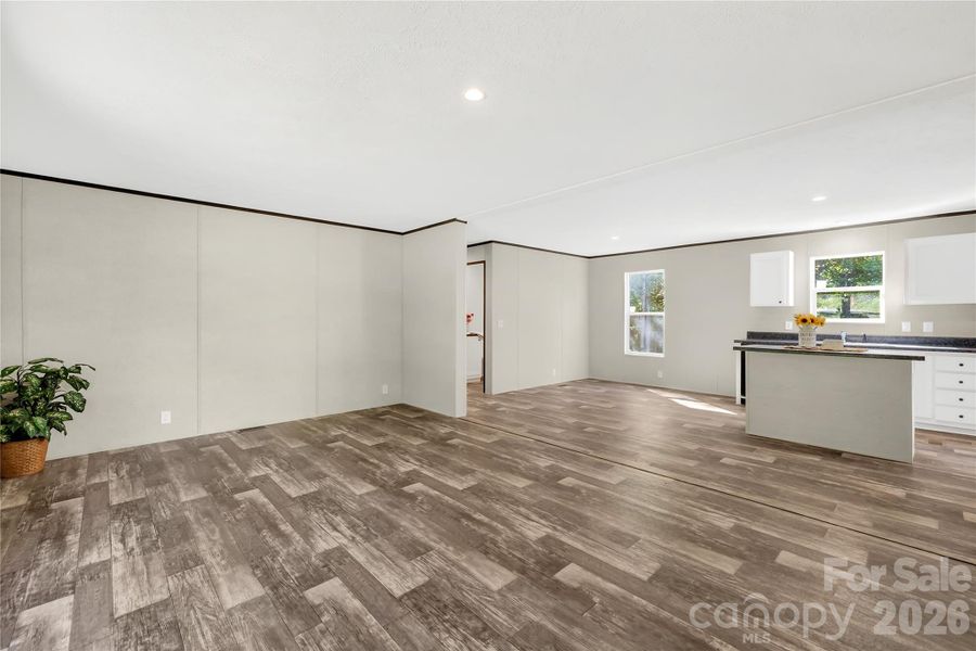 Spacious, unfurnished interior of a new home in , Thurmond (Image 10).
