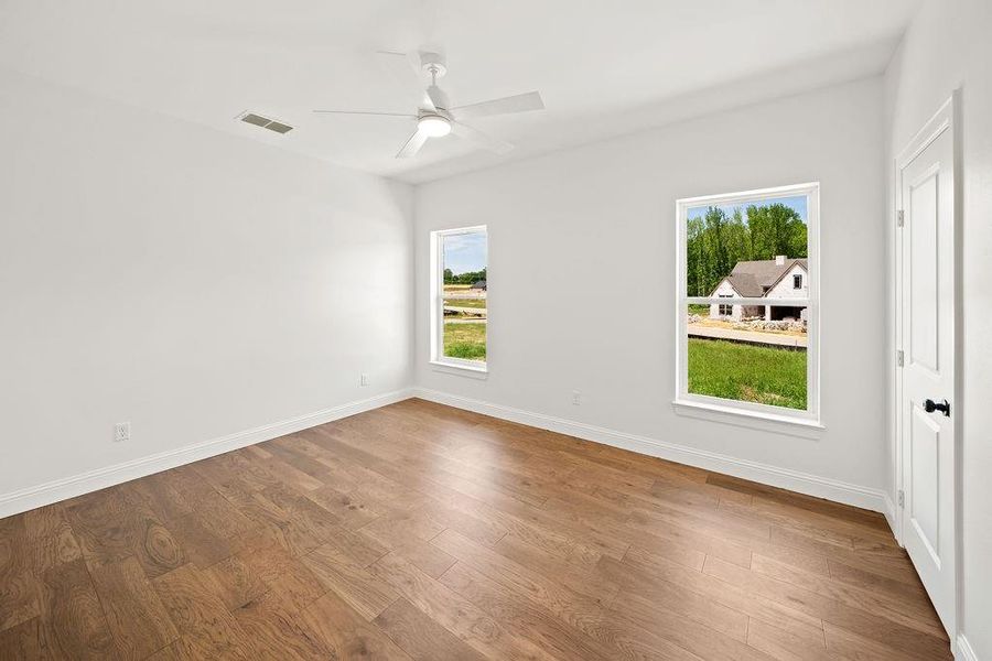 Spacious, unfurnished interior of a new home in , Tyler (Image 31).