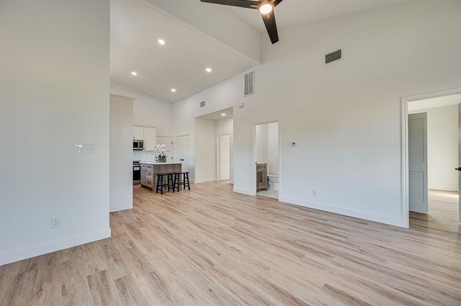 Spacious, unfurnished interior of a new home in , West Tawakoni (Image 19).