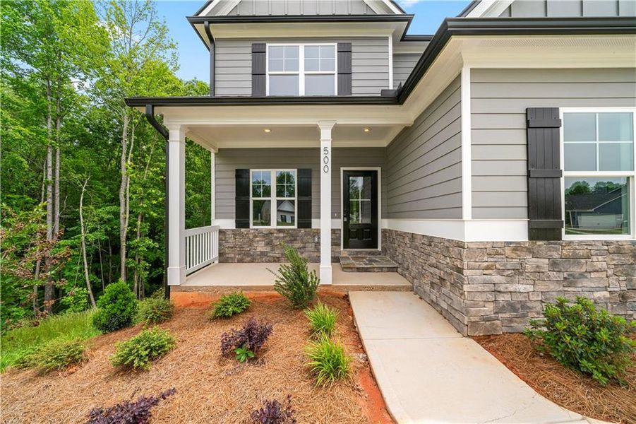Exterior details and patio area of a home in Benson Estates, Dallas (Image 3).