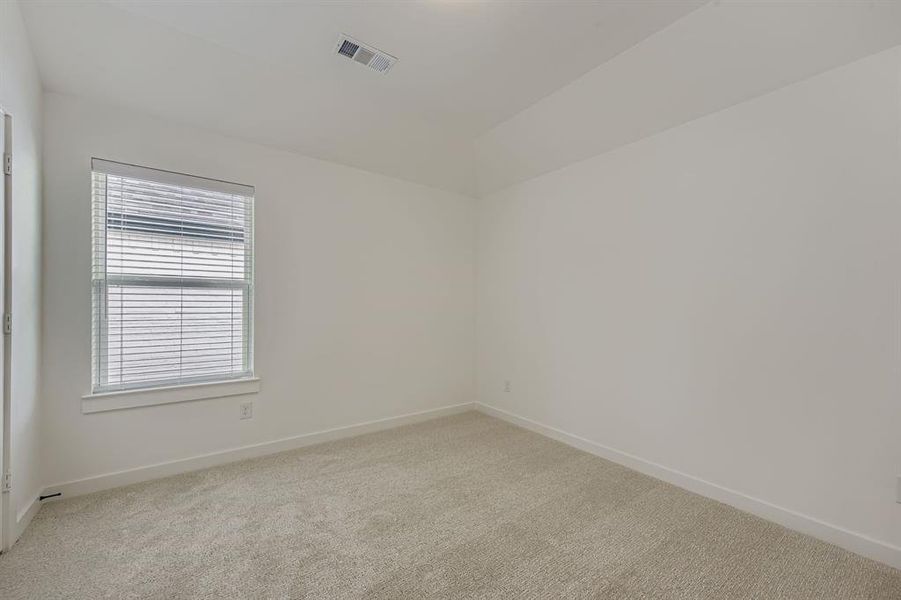 Spacious, unfurnished interior of a new home in Sweetgrass 50s, Haslet (Image 25).