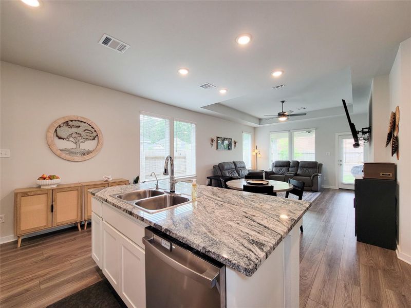 Furnished interior view inside a new home in Westridge Cove 40′, Conroe (Image 16).