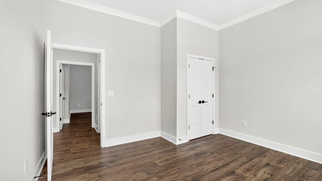Spacious, unfurnished interior of a new home in Sunset Summits, Spartanburg (Image 21).