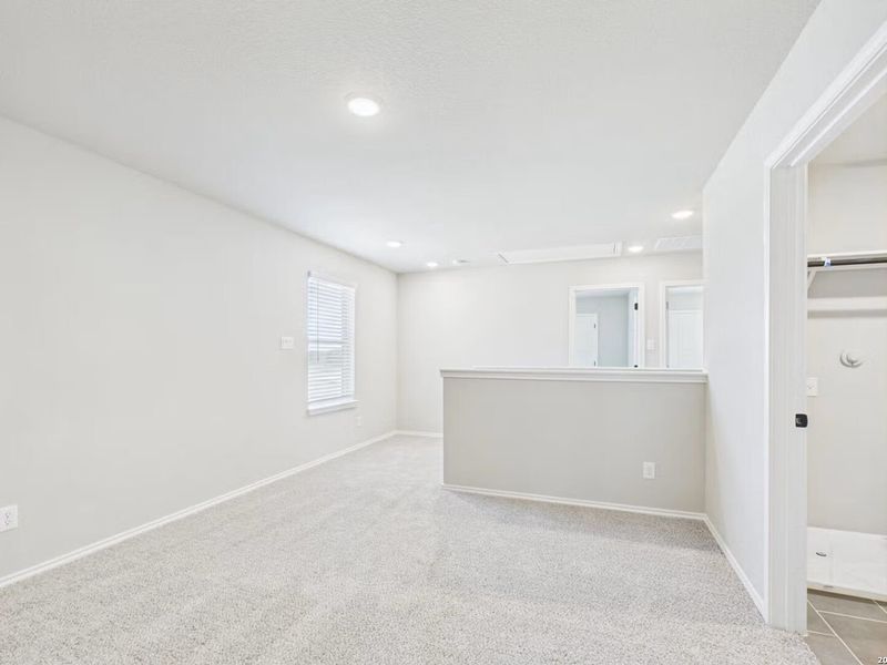 Spacious, unfurnished interior of a new home in Meadows at Oak Creek, San Antonio (Image 23). Spacious, unfurnished interior of a new home in Meadows at Oak Creek, San Antonio (Image 23).