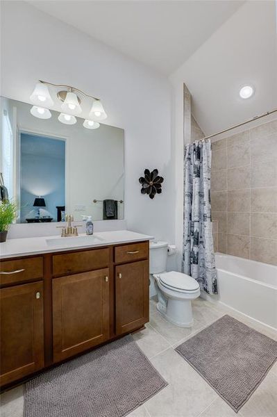 Furnished interior view inside a new home in , Daytona Beach (Image 36).