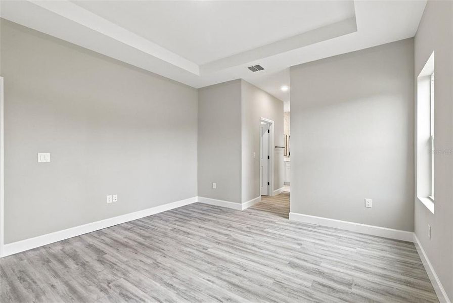 Spacious, unfurnished interior of a new home in , North Port (Image 20).