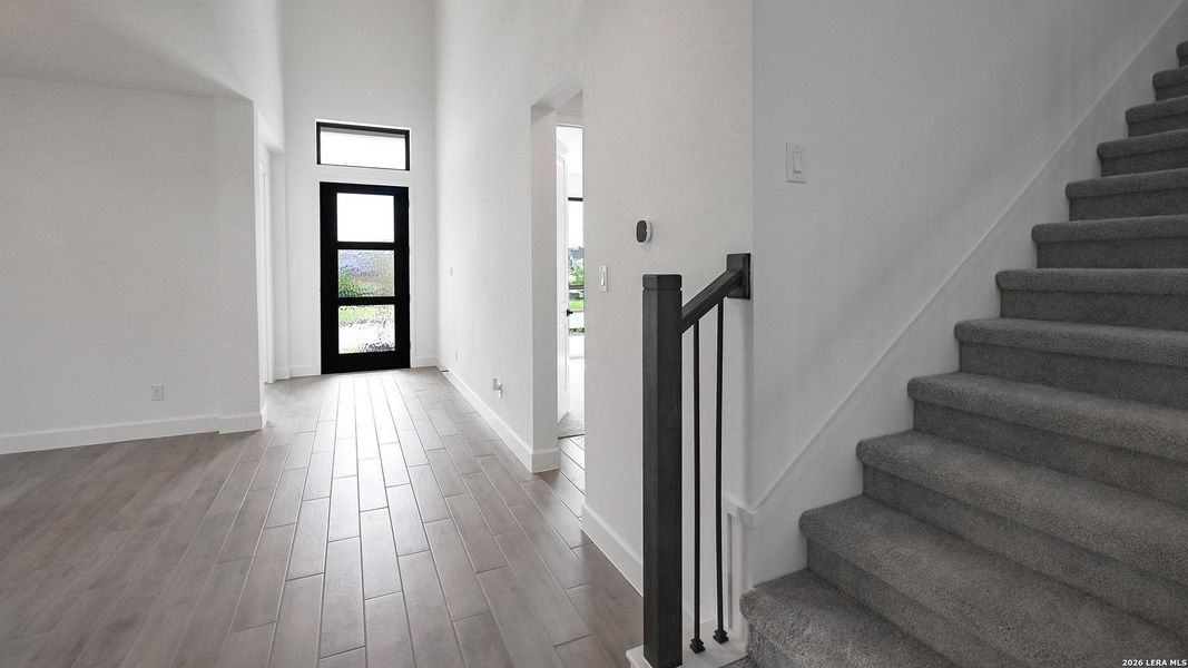 Spacious, unfurnished interior of a new home in Veramendi, New Braunfels (Image 28).
